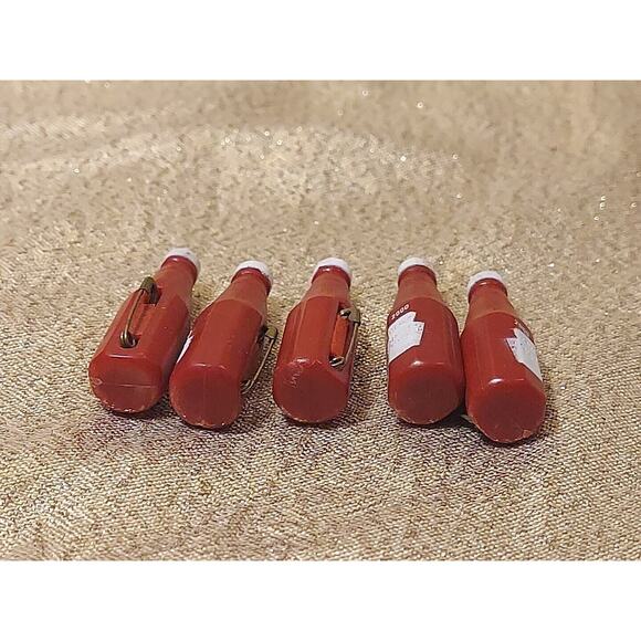 5 Vintage 2000 Heinz Ketchup Advertising Bottle Brooch Pin Red Safety Pin READ - Picture 5 of 8